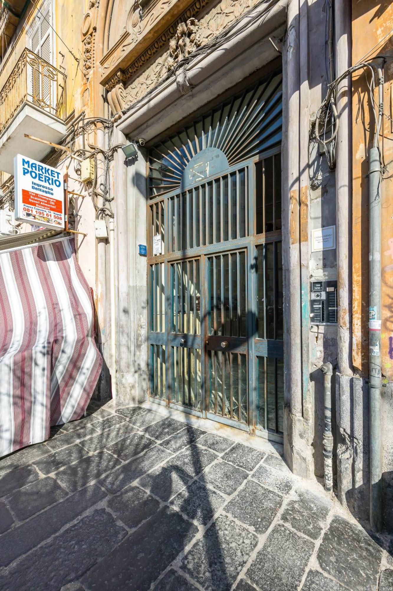 Capuana15 By Napoliapartments Bagian luar foto